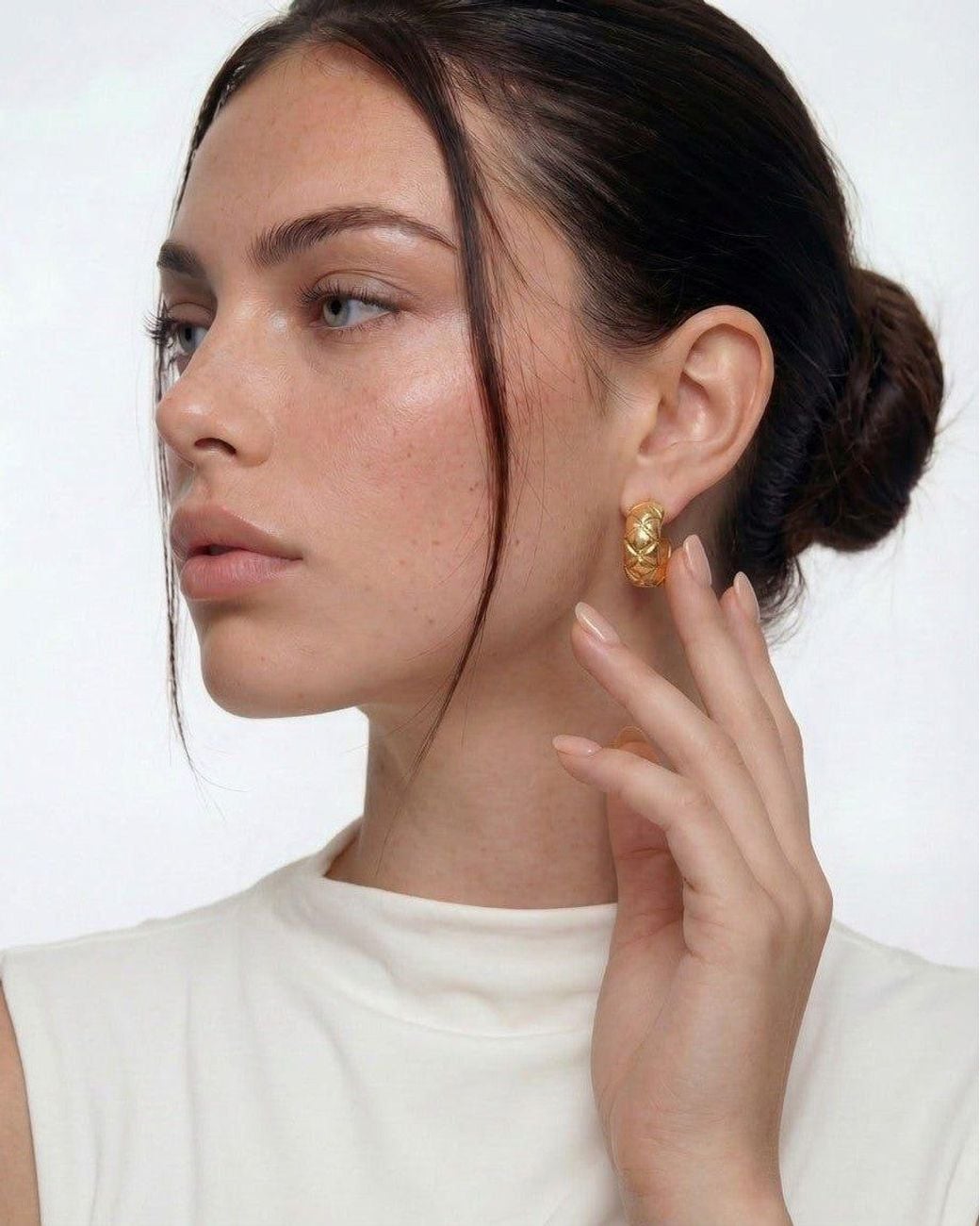 Elk & Bloom Metallic Chunky 14K Engraved Huggie Hoops