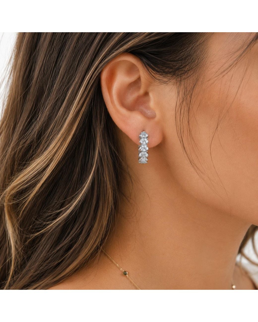 Nuvv Collection Metallic Modern Hoop Earrings
