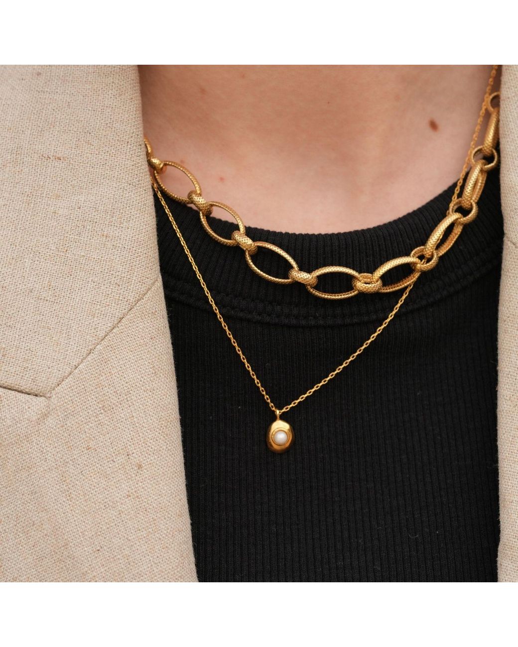 LINYA JEWELLERY Metallic Vera Pearl Chain Necklace