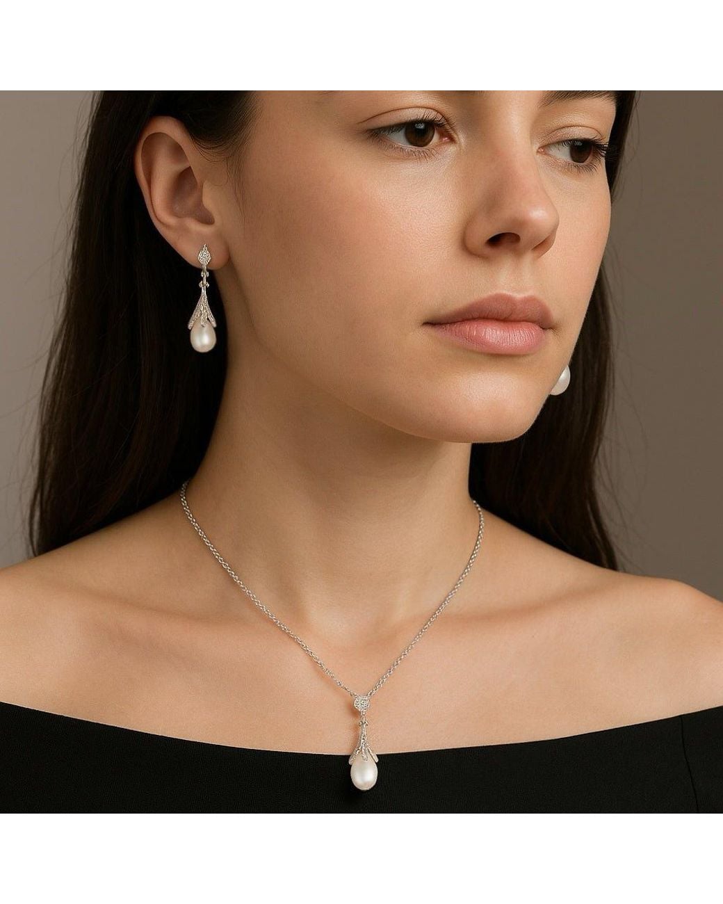 Ninemoo White Fleur De Givre Earrings