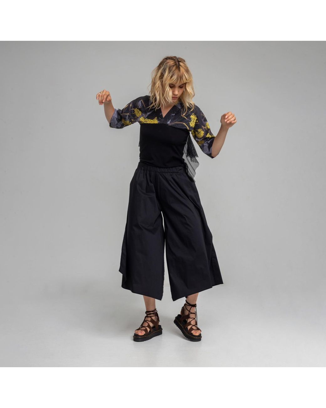 ARTISTA Black Rea Wide Leg Culottes