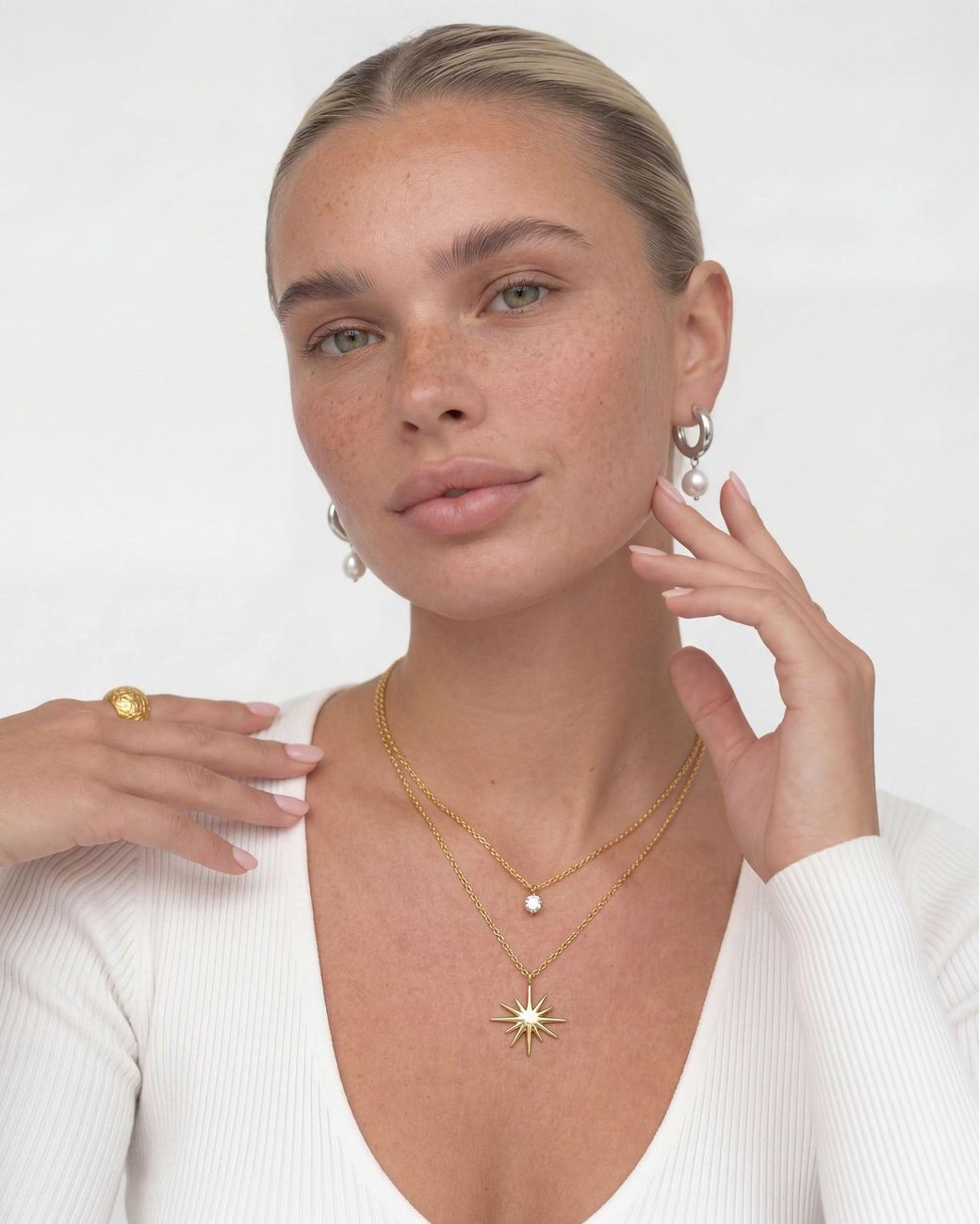 Elk & Bloom White Chunky Freshwater Pearl Hoops