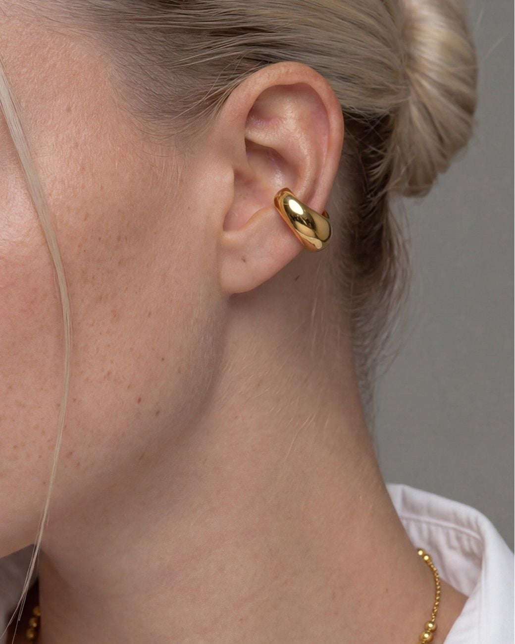 Elk & Bloom Metallic Chubby 14K Huggie Hoop Ear Cuff