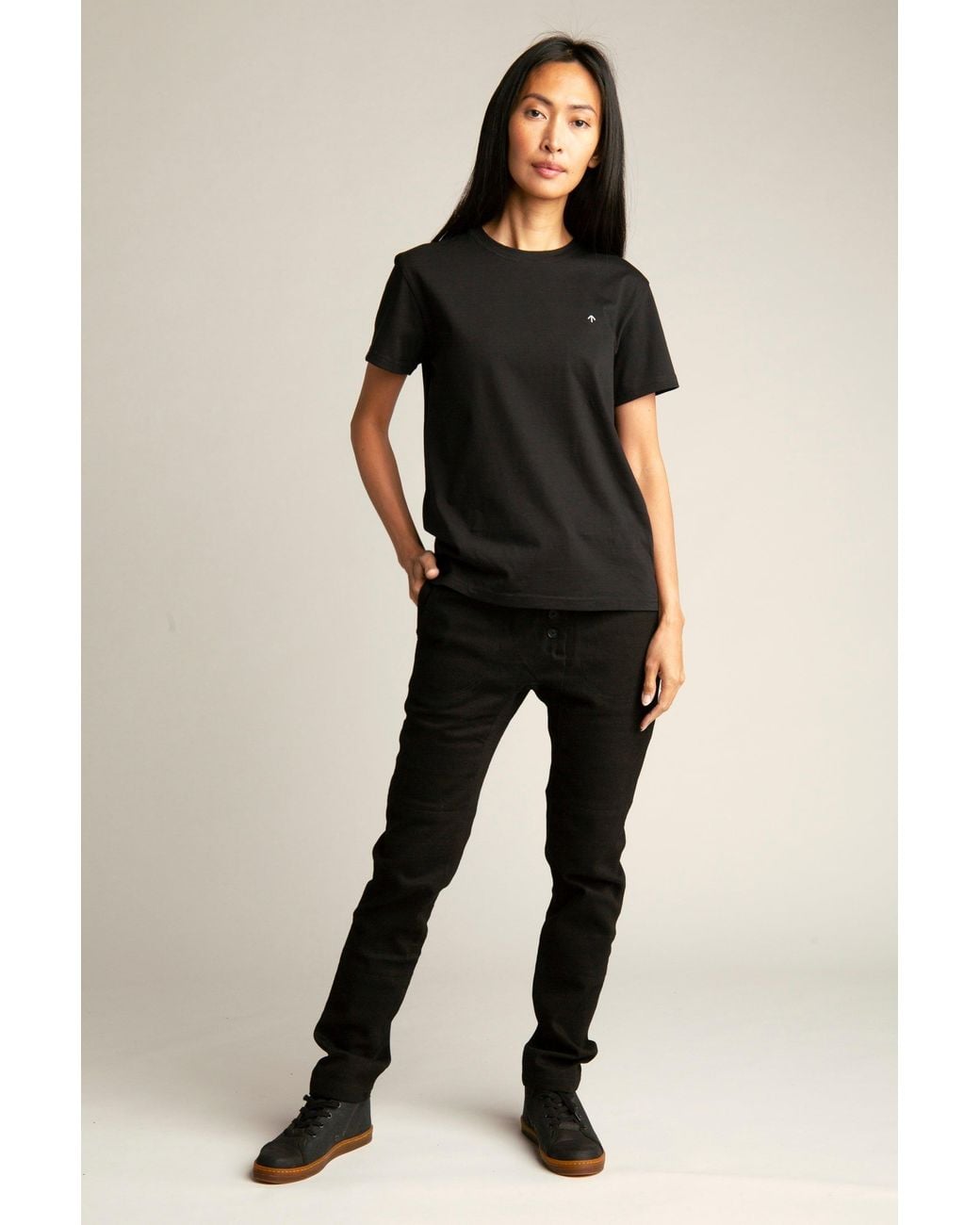 Reet Aus Black T-Shirt For Basic
