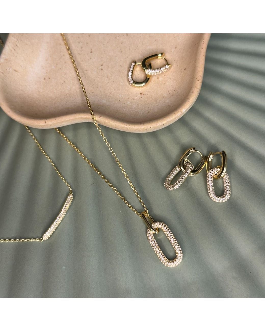 Clemence Wren Metallic Oval Gemstone Pendant Necklace