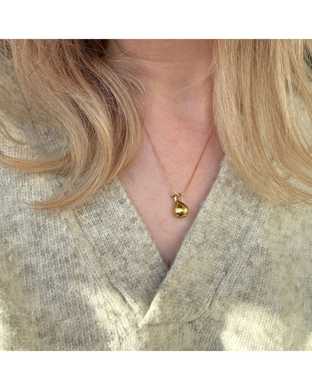 A Weathered Penny Metallic Vase Necklace