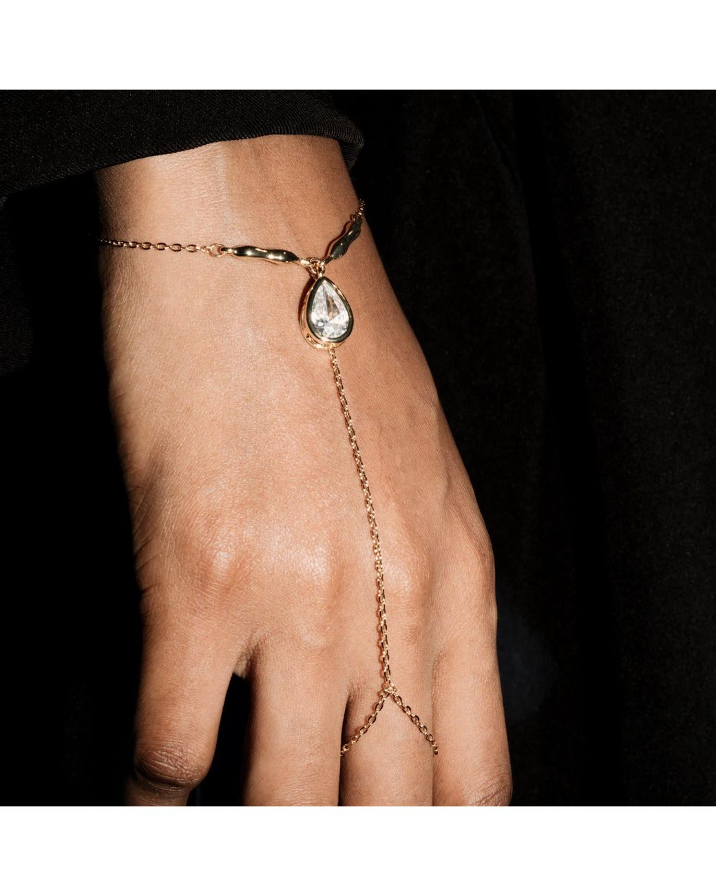 Studio Baloge Metallic Suspendue Goutte Hand Chain