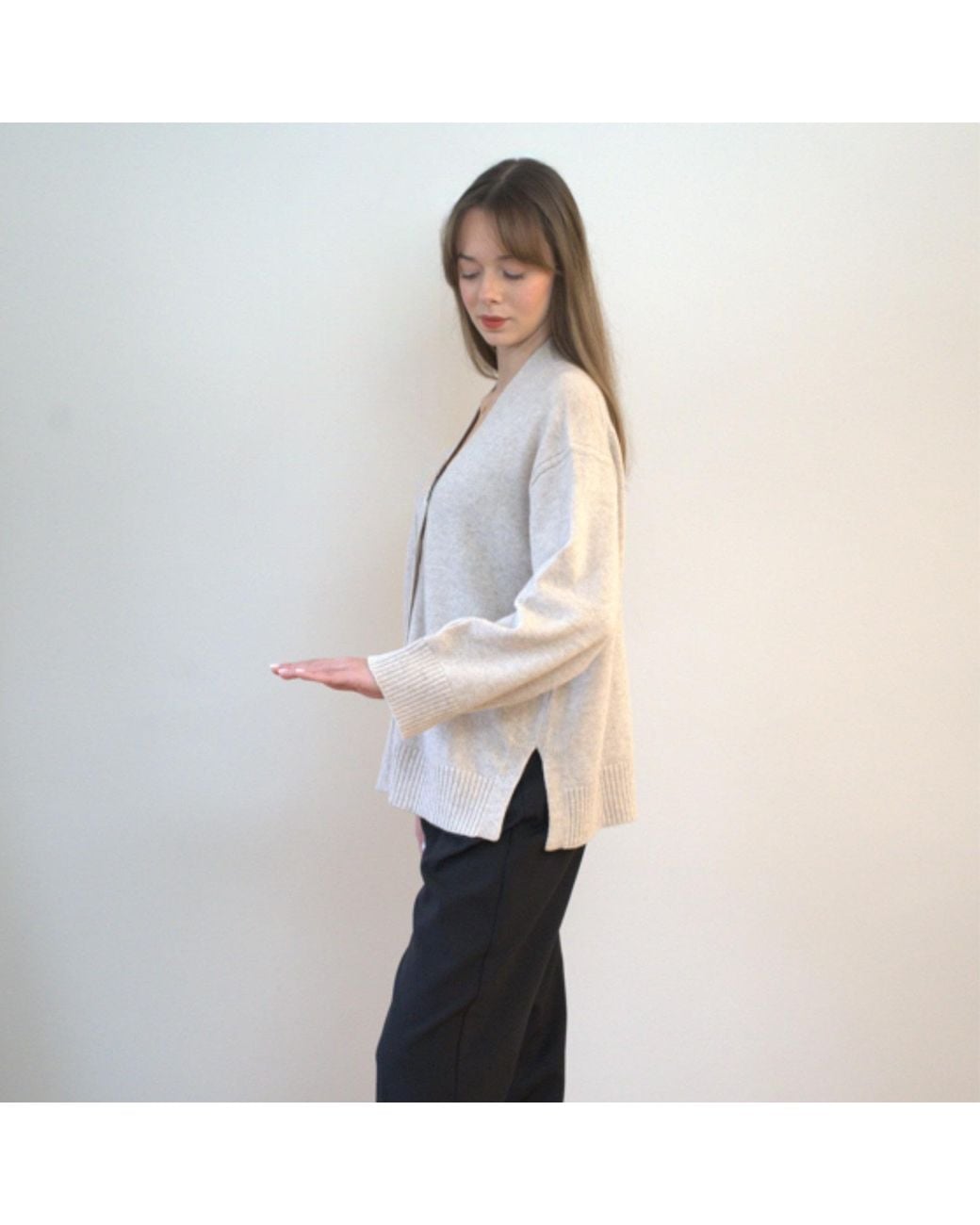 Nuvv Collection Natural Neutrals Button-Front Long-Sleeve Fine Wool Cardigan – Italian Yarn