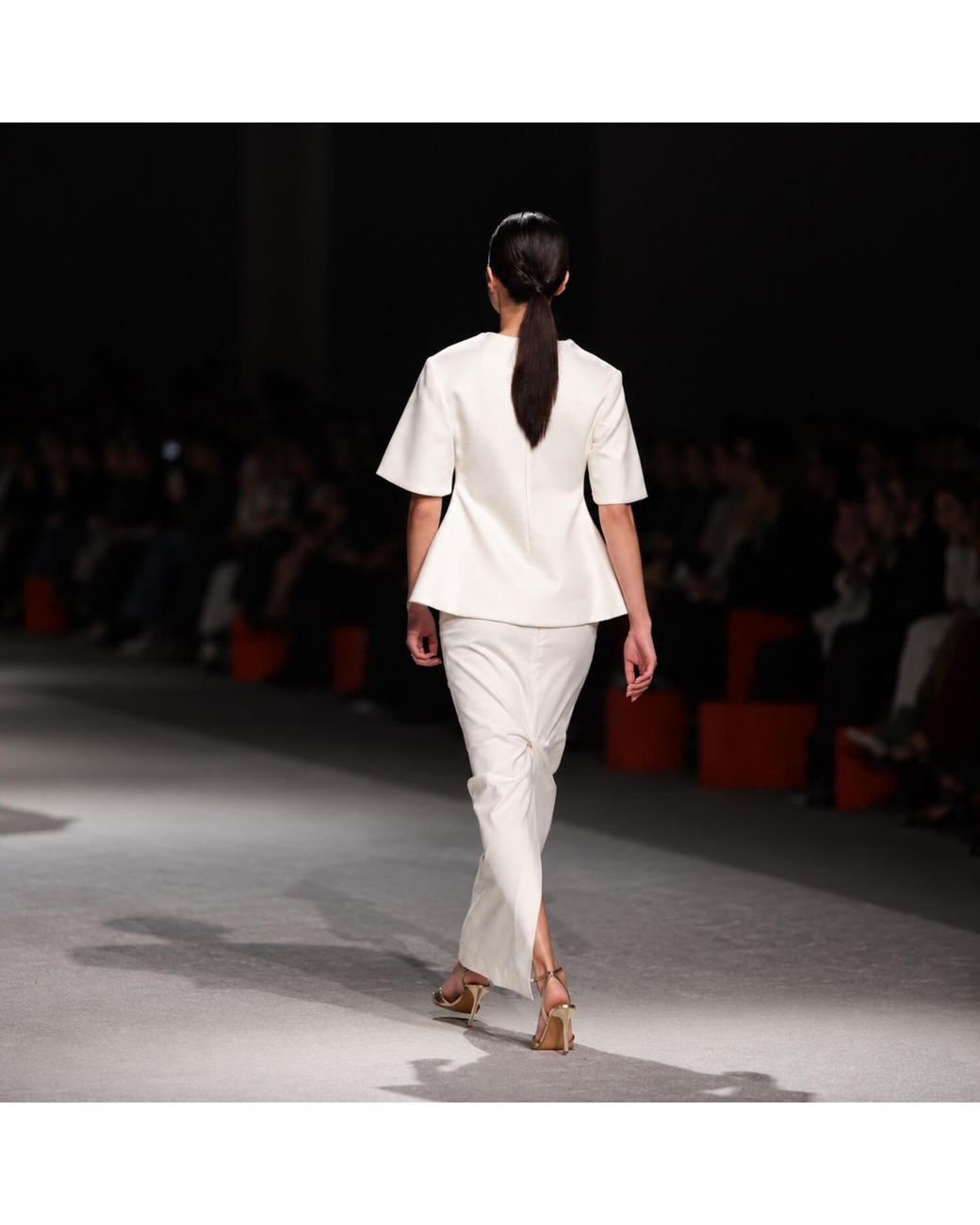 Elamins White Structured Hourglass Top