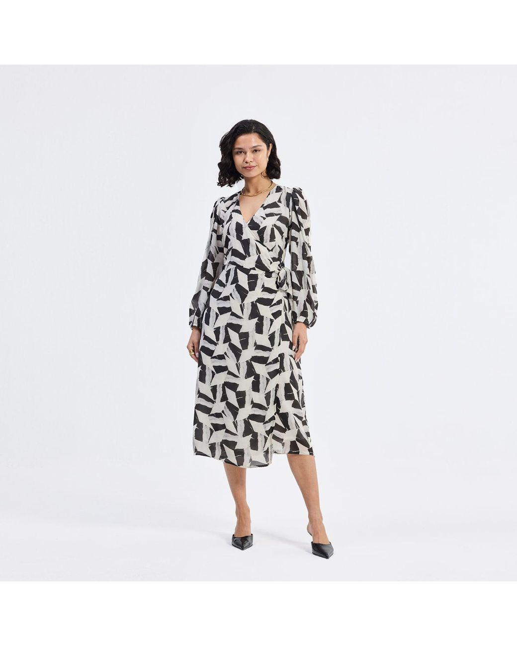 REISTOR White Midi Wrap Dress