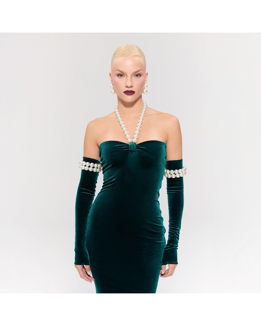 Nur Karaata Black Dynasty Necklace Gown