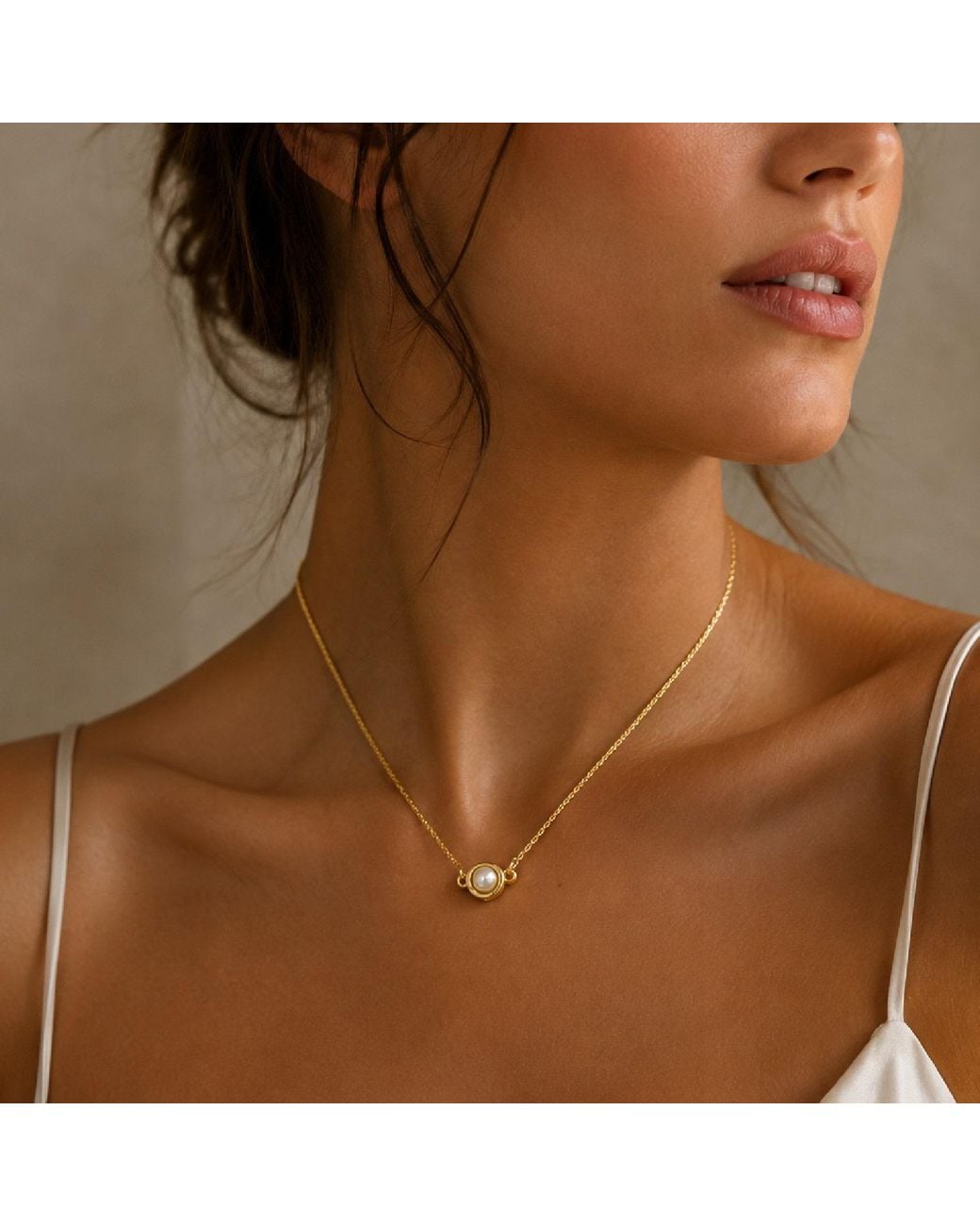 Unaloe Metallic Natural Pearl Necklace