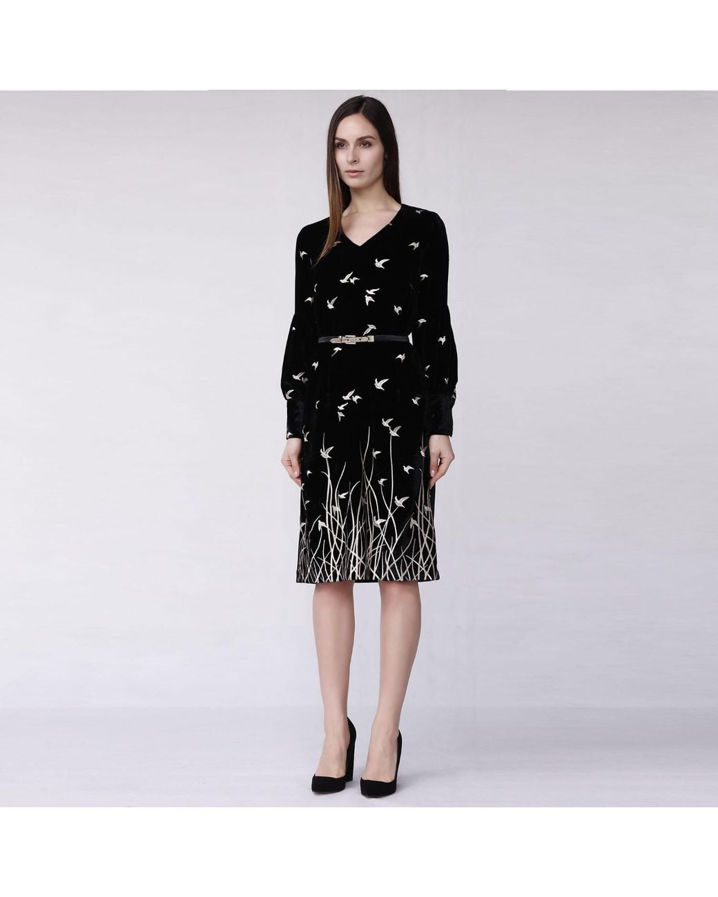 Smart and Joy Black Golden Embroidery Velvet V-Neck Dress