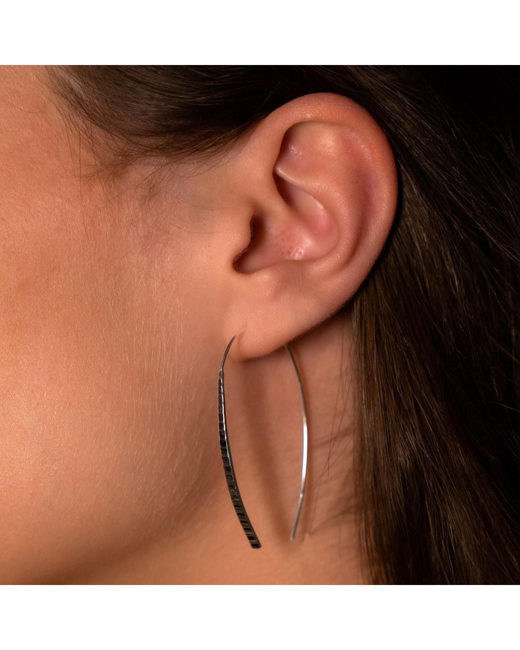 Kaizarin Metallic Sterling Diamond Cut Tapered Bar Pull Through Earrings