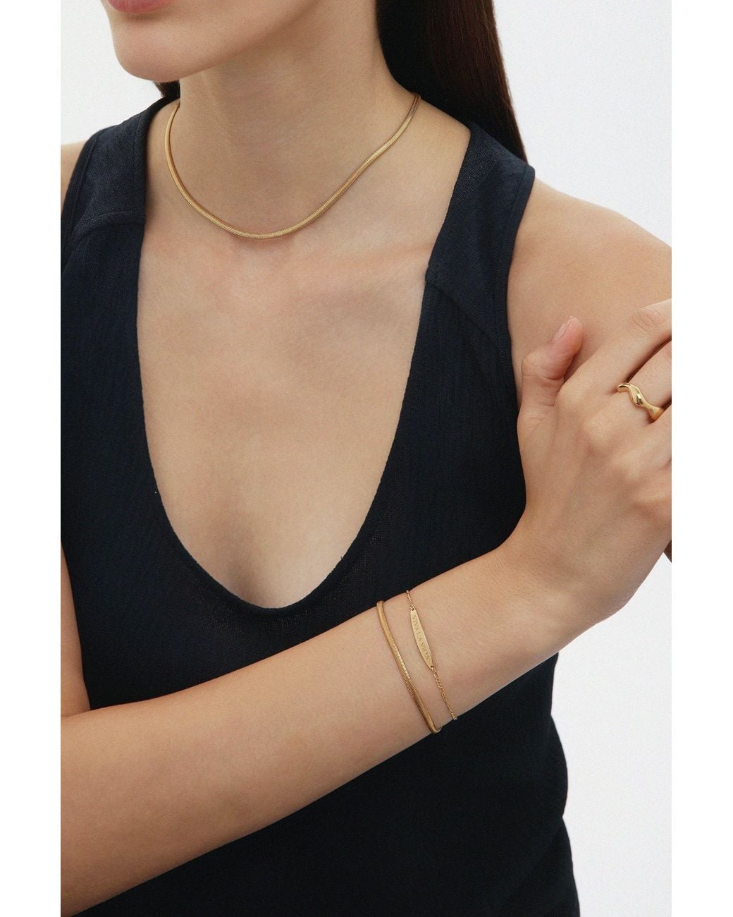 Vanhi Metallic Estelle Herringbone Chain Necklace