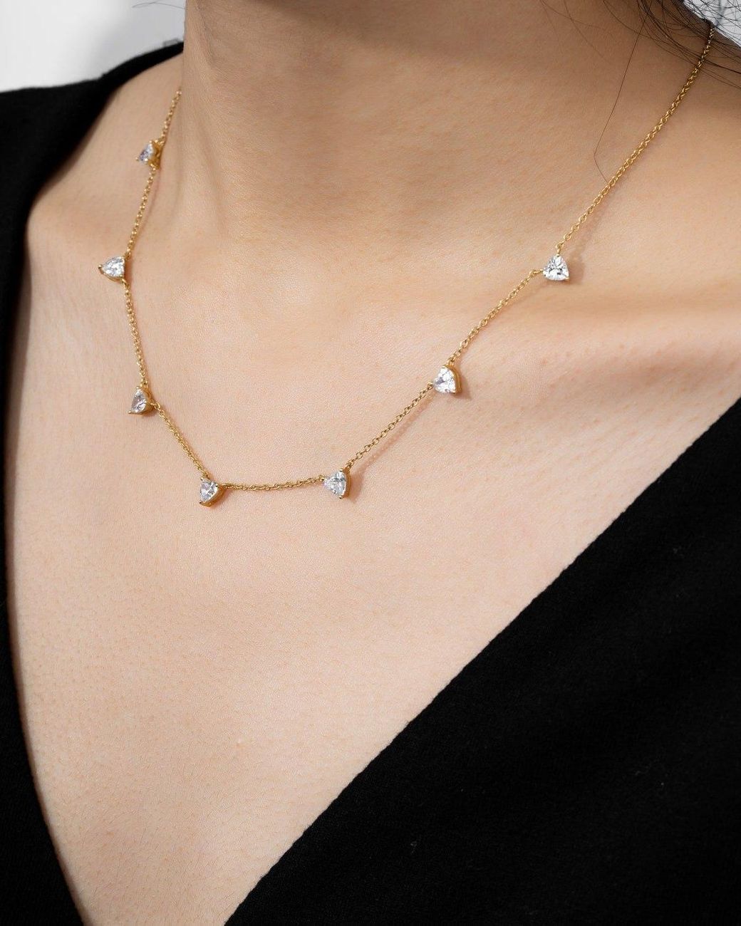 Diamonbliss Metallic Heart Station Necklace