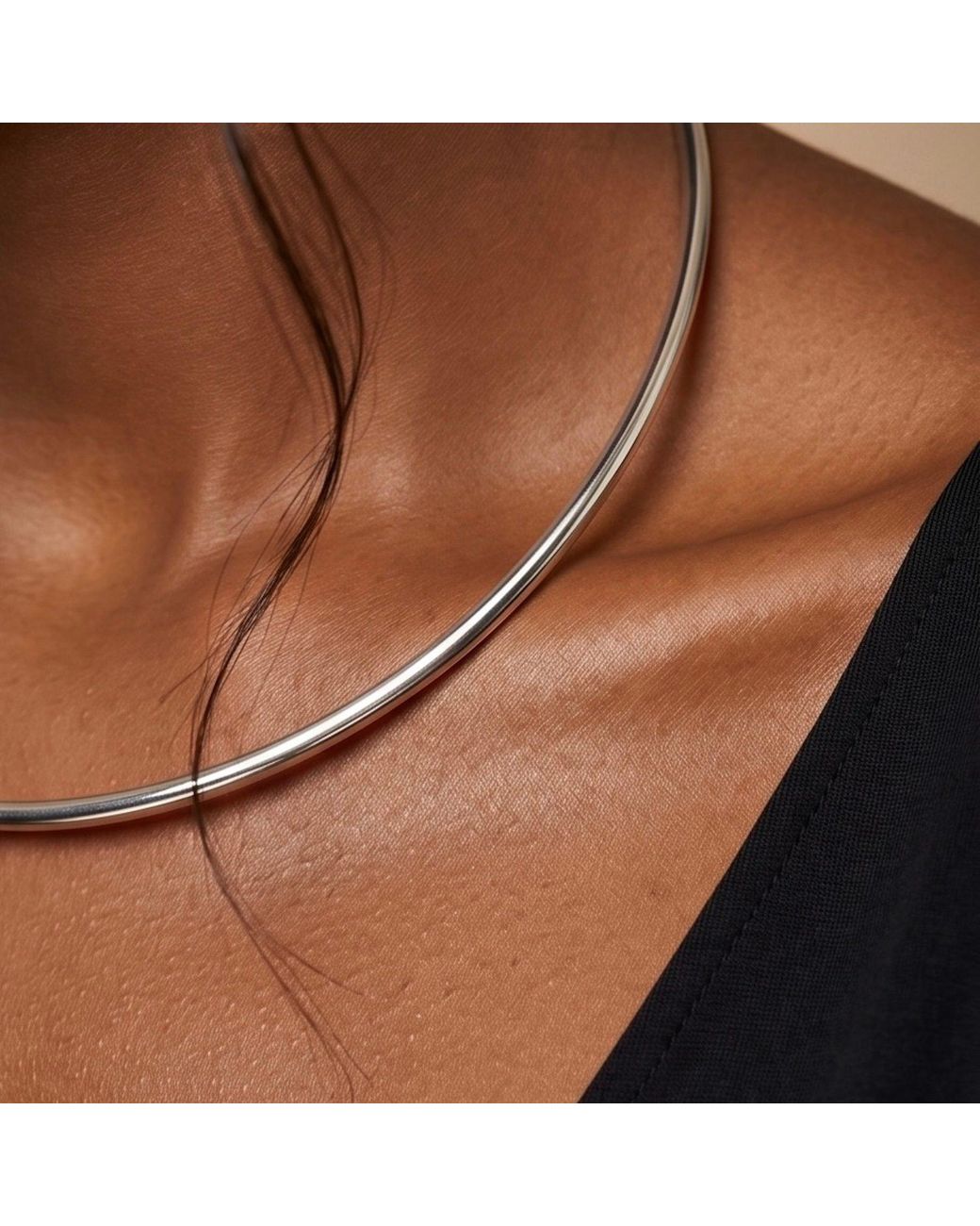 Divine Aria Metallic Choker Necklace