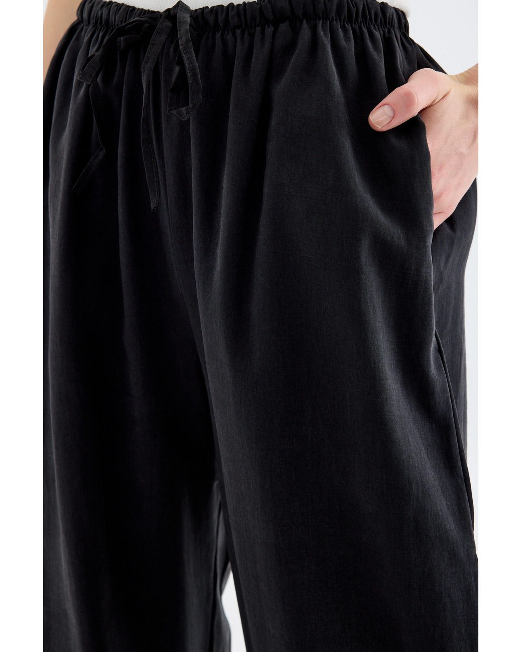 Monlicia Black Novelle Modal Balloon Pants