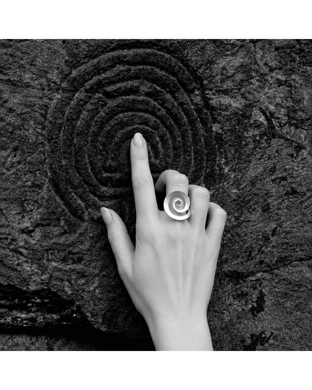 Ormiro Metallic Vortex Sterling Spiral Ring