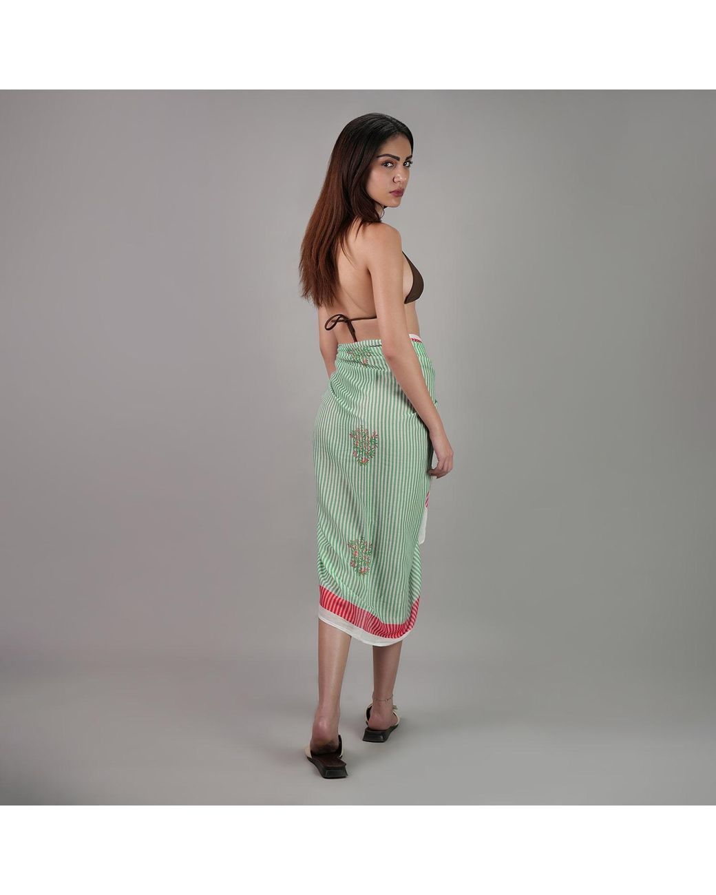 DHARA SHETH DUBAI Blue Azure Bloom Floral Resort Tube-Style Sarong