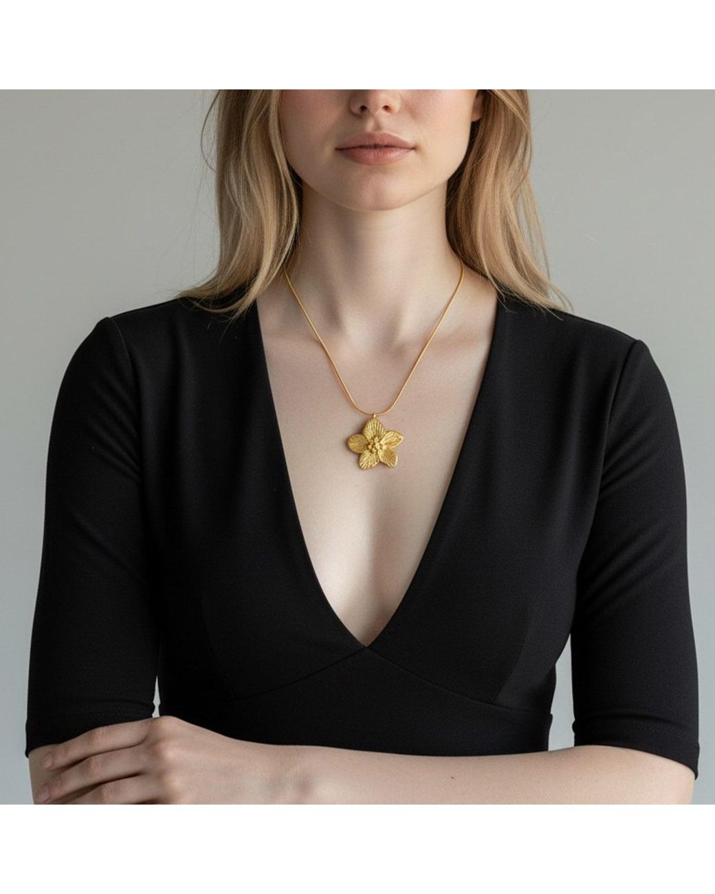 Maison De Gala Metallic Flower Pendant Necklace