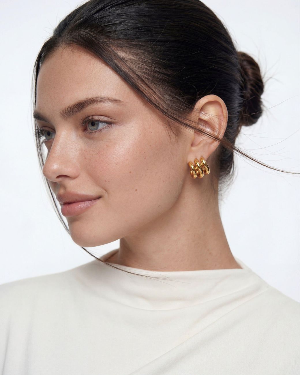 Elk & Bloom Metallic Chunky Triple Hoop Wave 14K Studs
