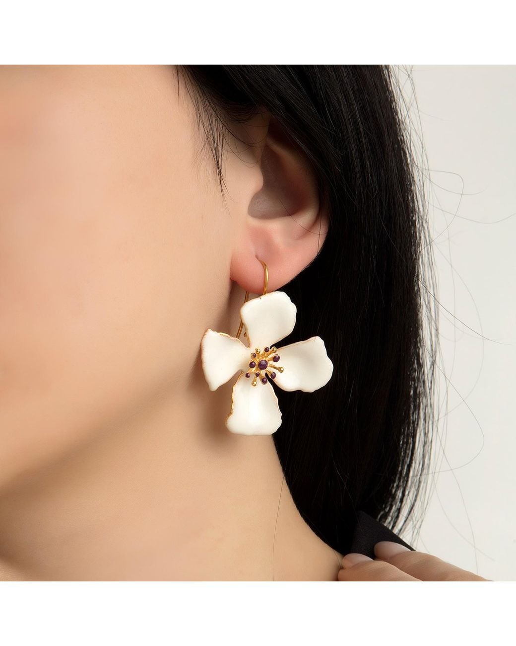 Milou Jewelry White Hibiscus Flower Earrings