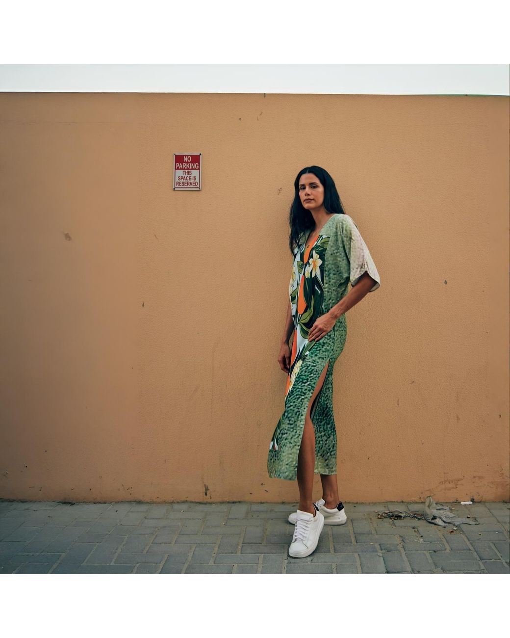 DHARA SHETH DUBAI Green Fleur & Fruit Vintage Long Kaftan Dress With Side Slits