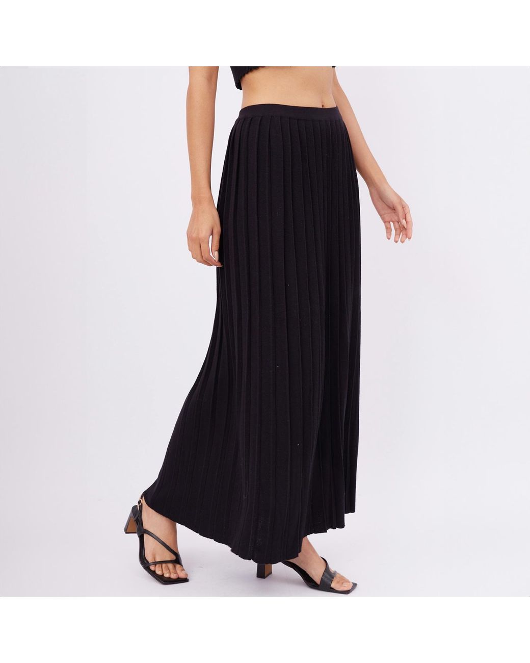 Peraluna Black Pleated Maxi Knitted Skirt