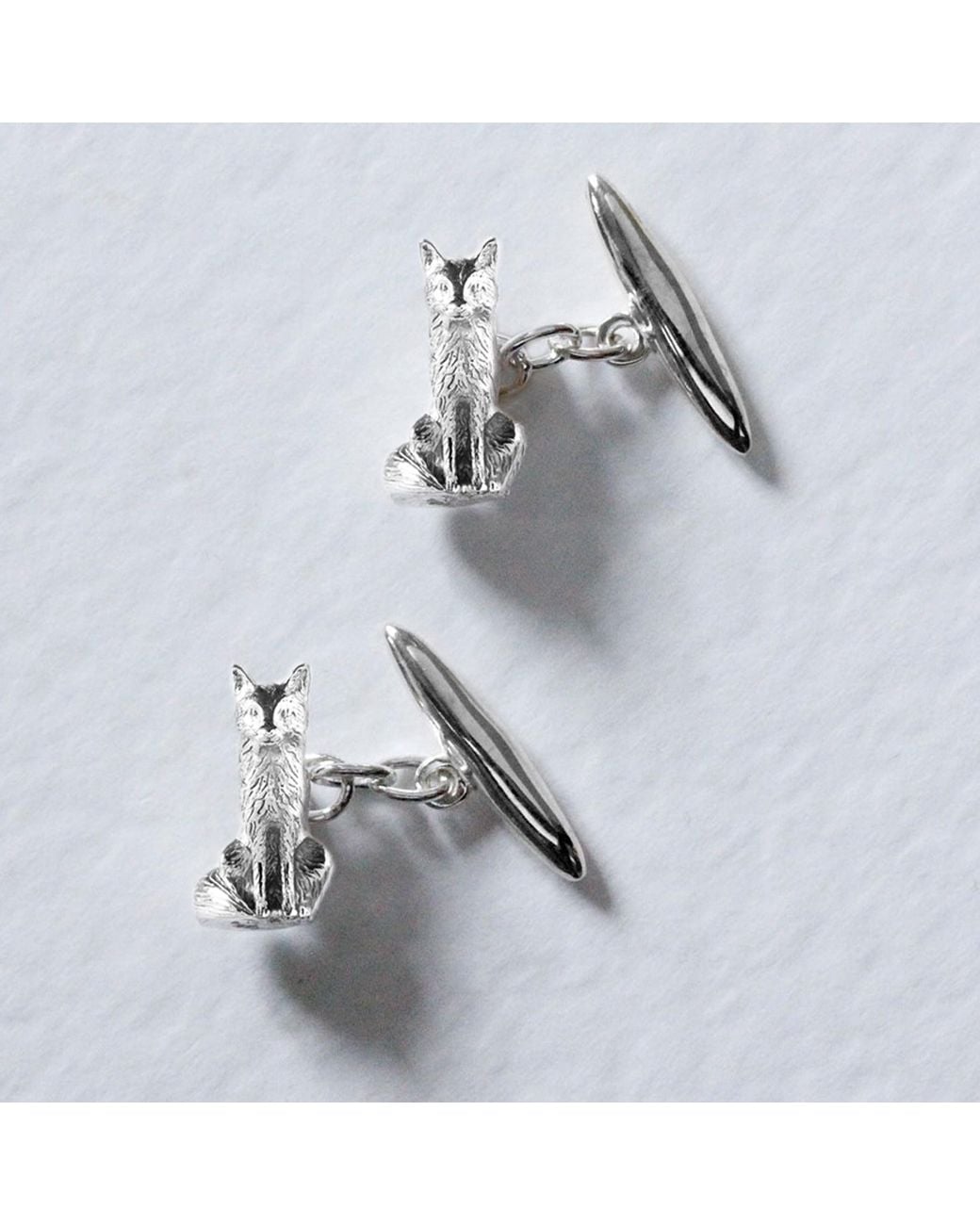 Lee Renee Metallic Fox Cufflinks – Sitting for men