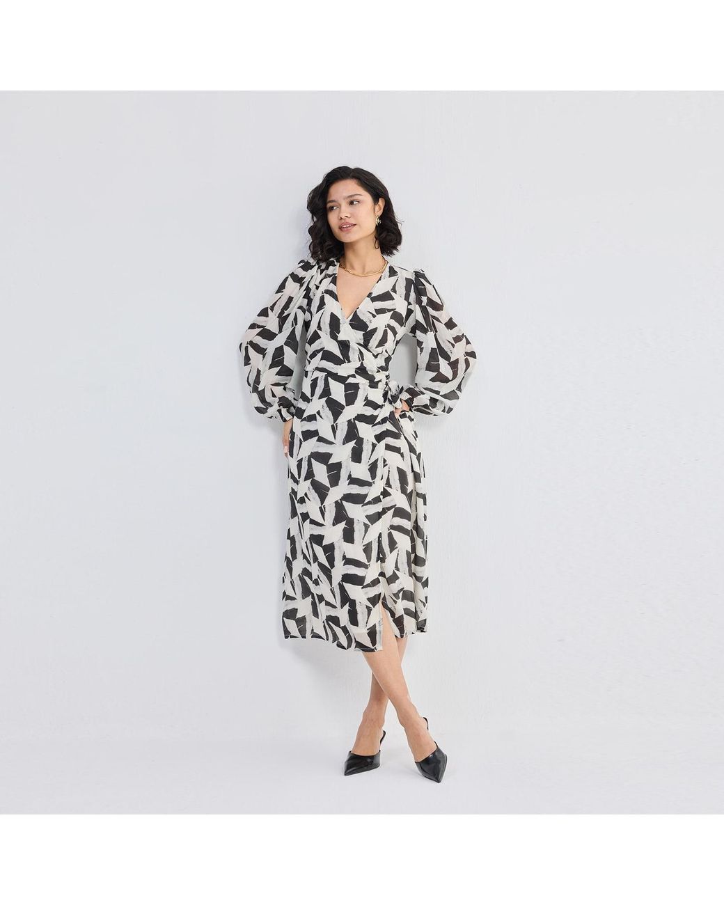 REISTOR White Midi Wrap Dress