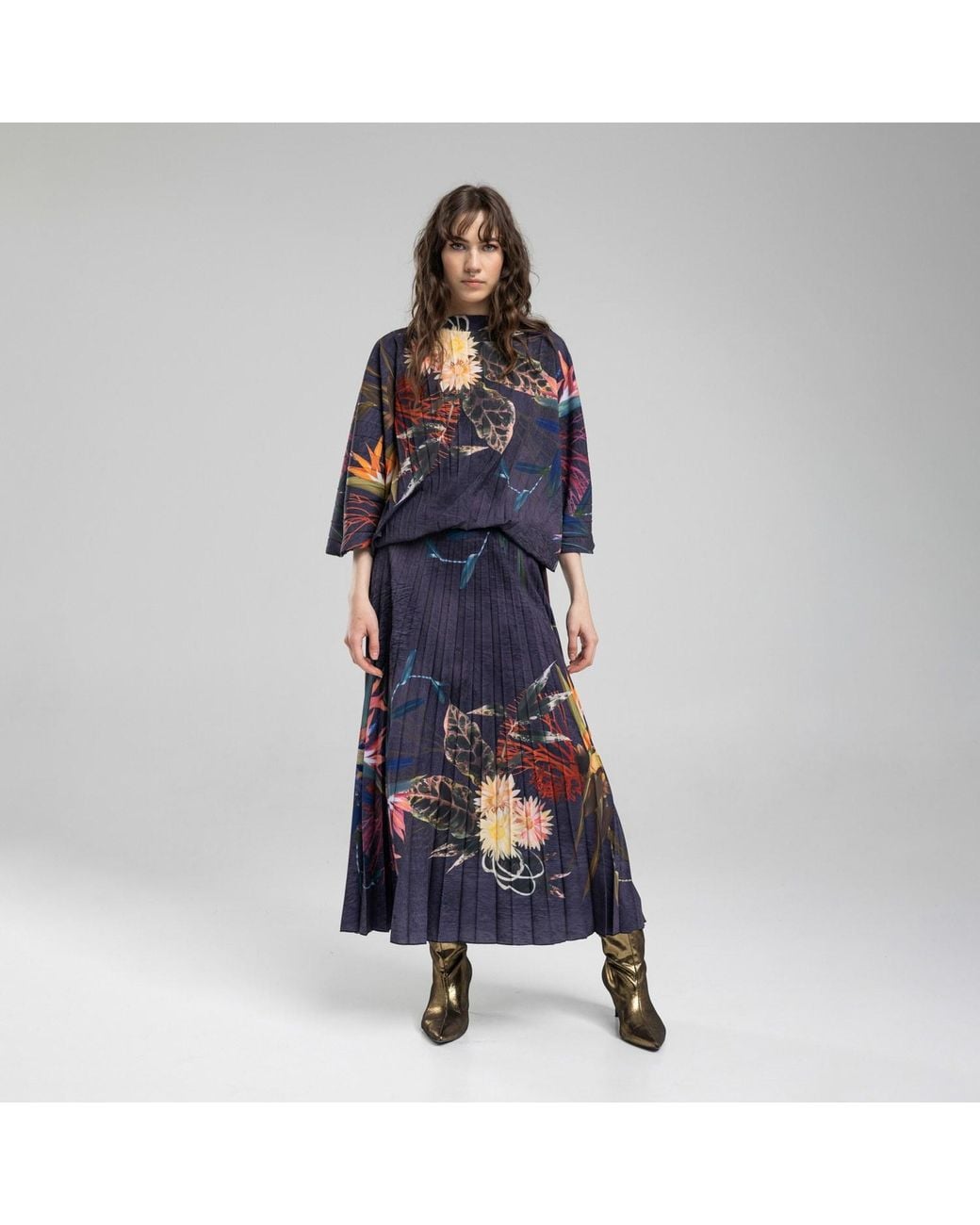 ARTISTA Blue Grace Pleated Blouse