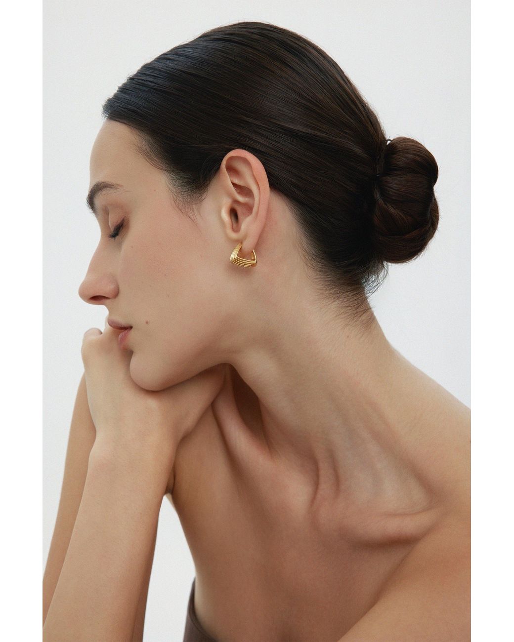Vanhi Metallic Juno Ridged Chunky Hoops