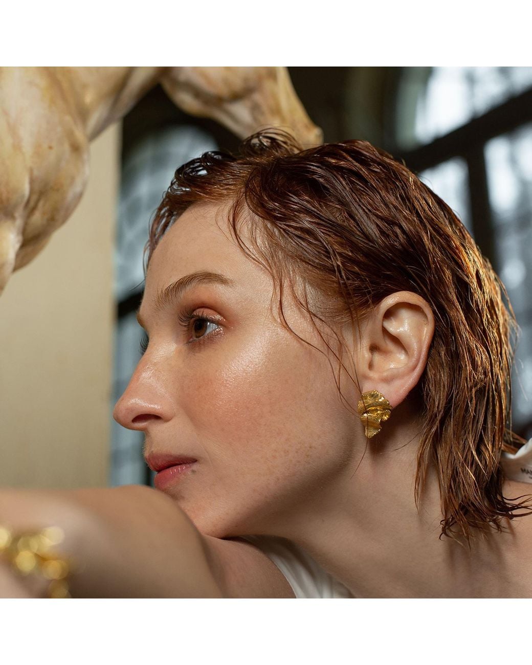 EVA REMENYI Metallic Artemis Wave Earrings