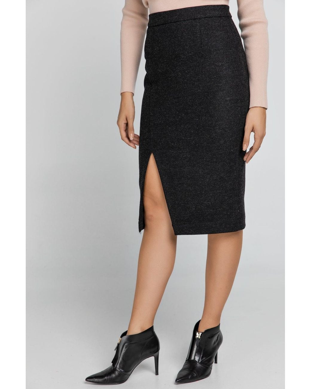 Conquista Black Mouflon Pencil Skirt