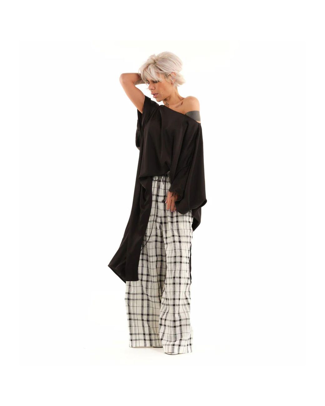 Clothes by Locker Room Black Off-The-Shoulder Maxi Tunic