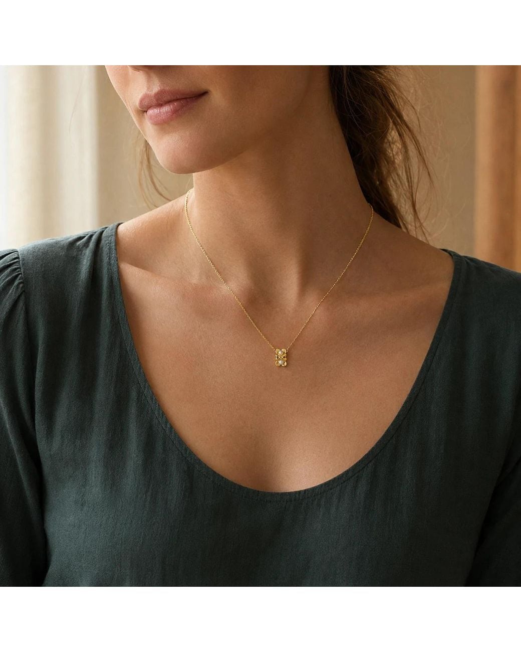 Angel Barocco Metallic Double Flower Pearl Pendant Necklace
