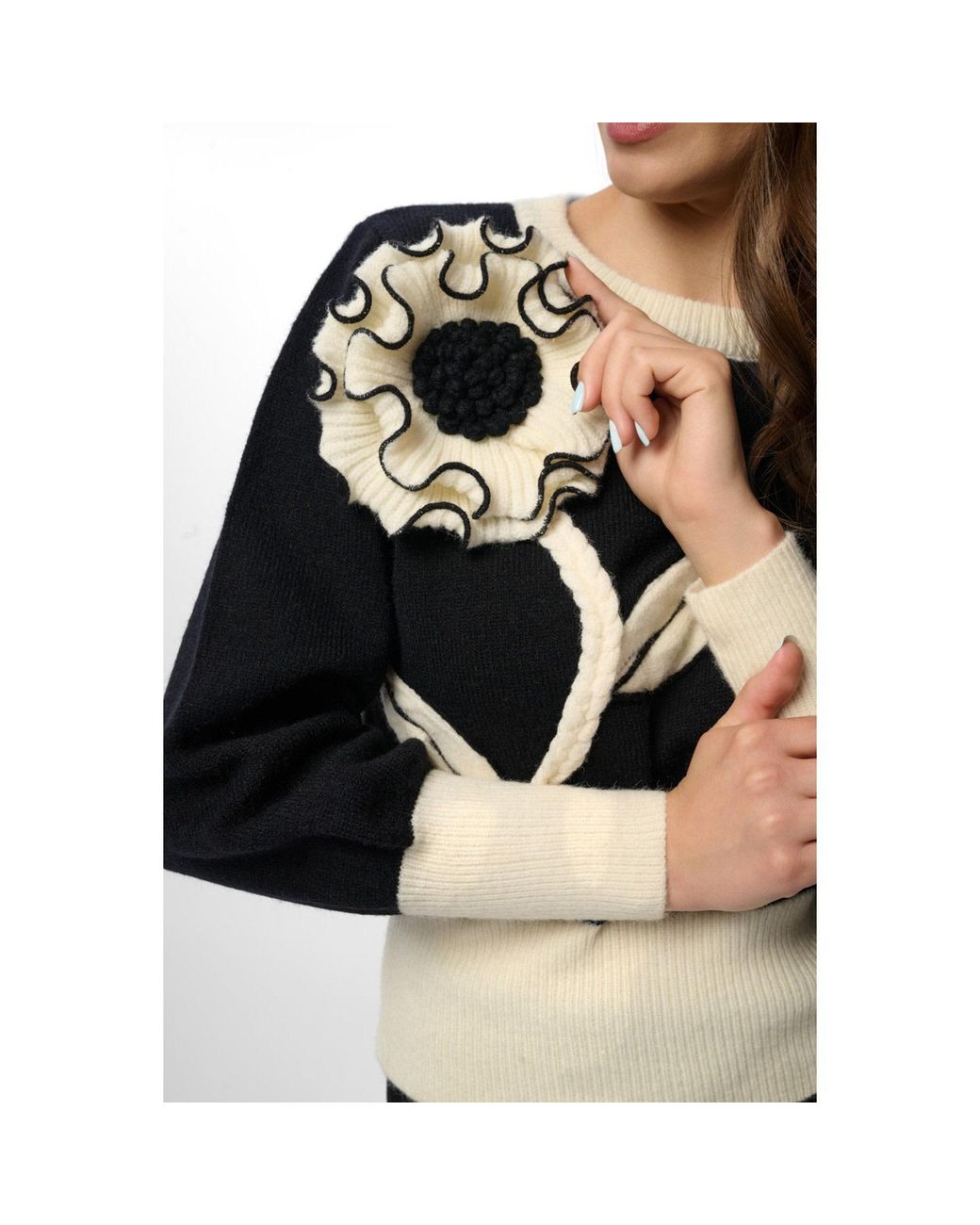 Saachi Black Ruffled Bloom Pullover Sweater
