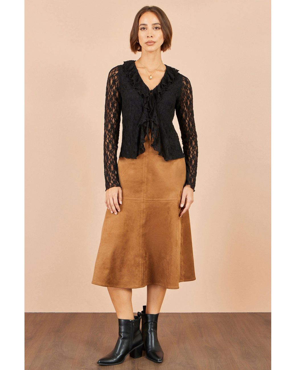 Yumi' Black Ruffle Lace Top