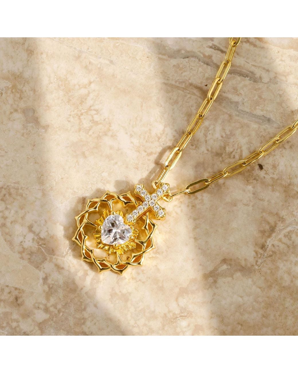 Vanimy Metallic The Sacred Heart Pendant Necklace