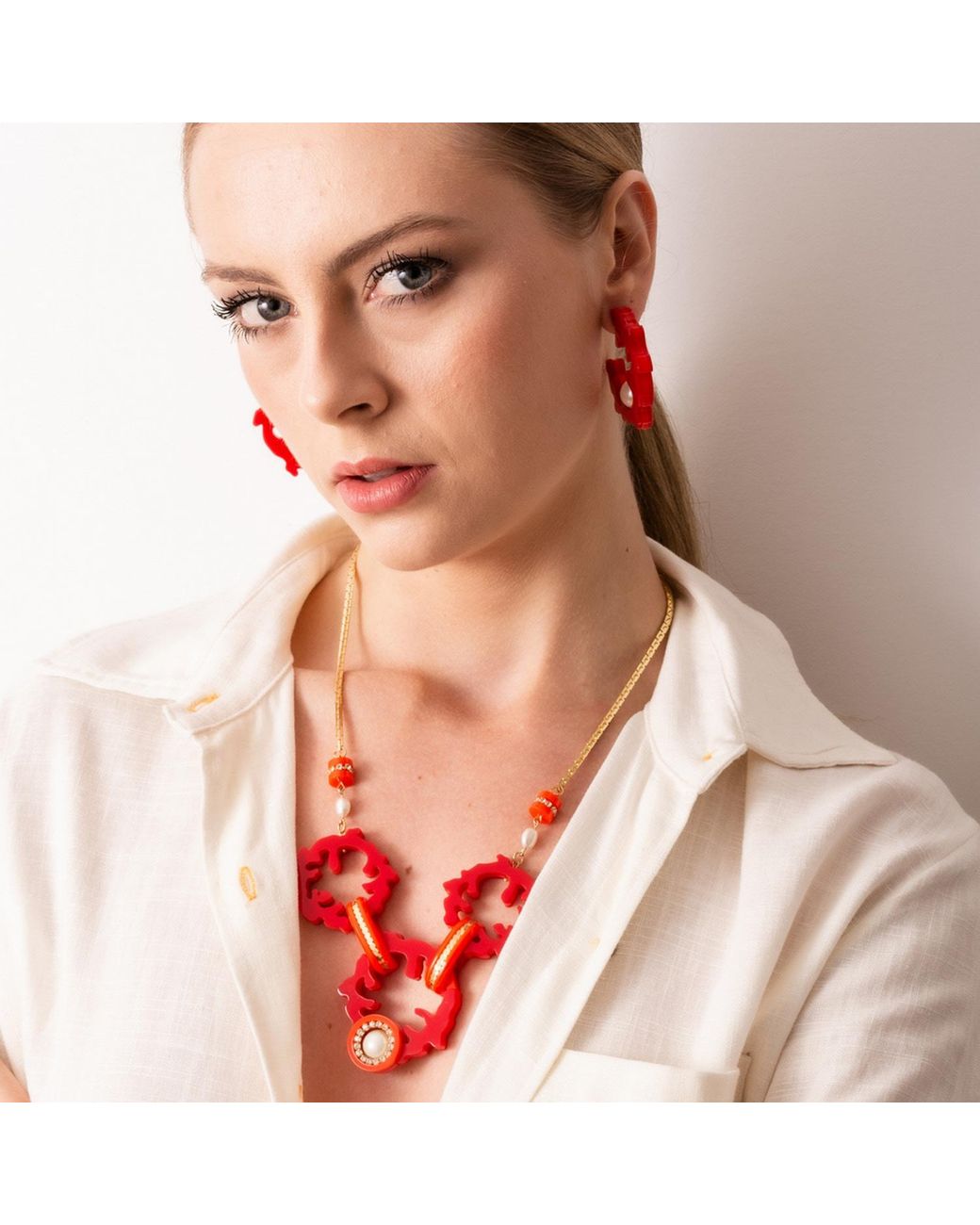 Gissa Bicalho Red Handmade Necklace Hoop Coral