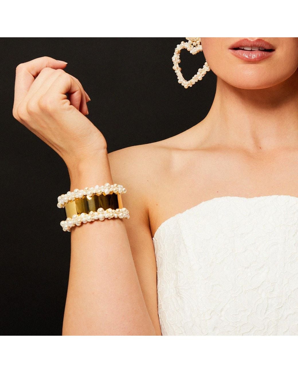 PINAR OZEVLAT Green Neutrals Pearl Cluster Bangle
