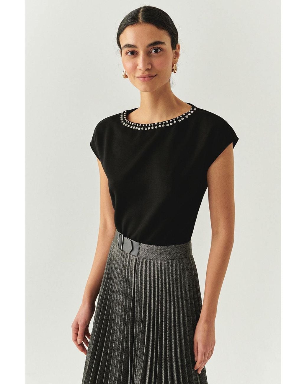 Exquise Black Boat Neck Knit Blouse