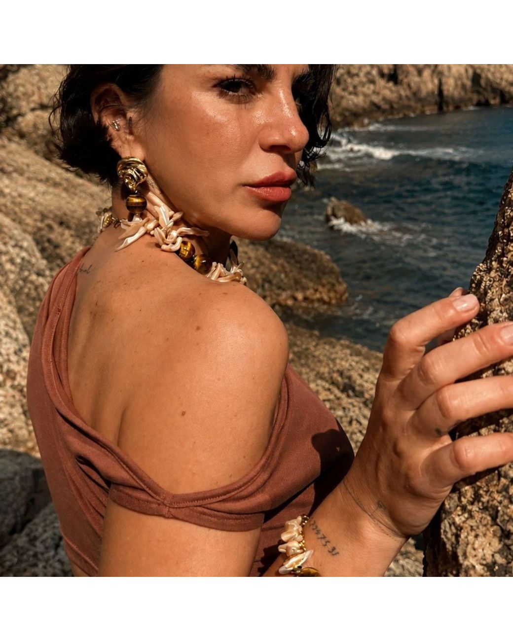 LINYA JEWELLERY Metallic Mother Of Pearl Tiger Eye Necklace