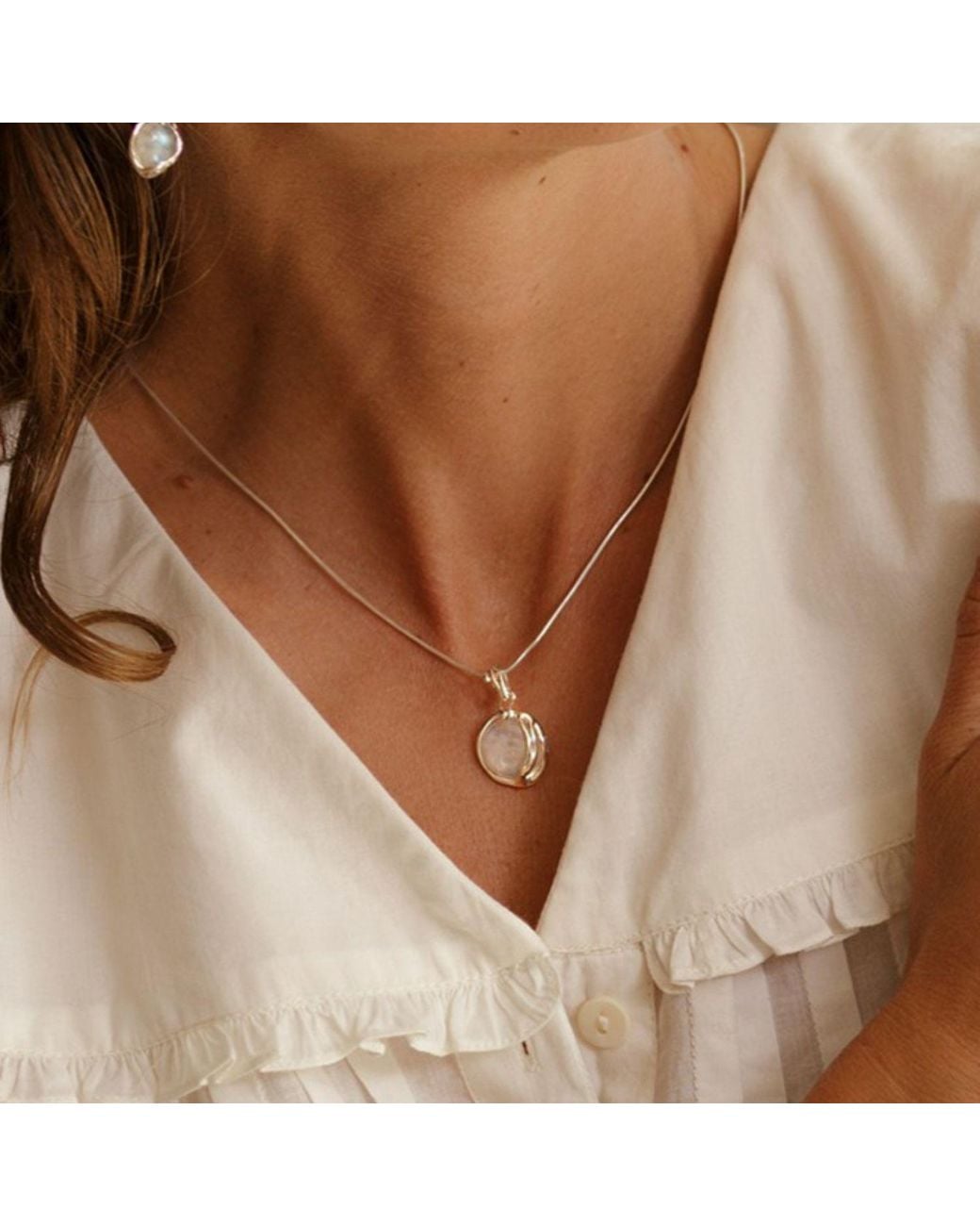 Isla Silver Metallic Handmade Fiery Moonstone Pendant Necklace