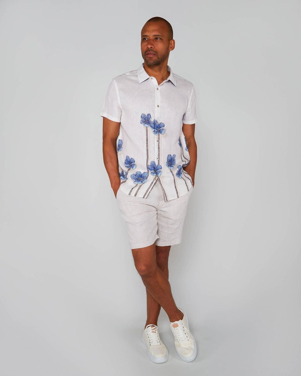 Lords of Harlech Gray Neutrals Devonshire Linen Short for men