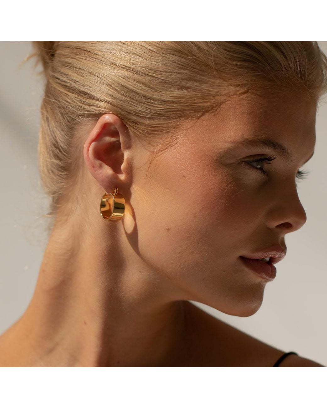 Arctic Fox & Co. Metallic Charlotta Hoop Earrings