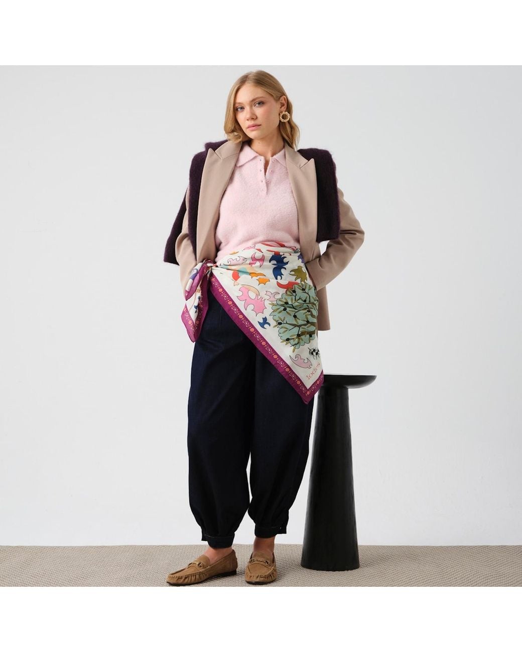 Iodes Multicolor Human Factor Aura Scarf