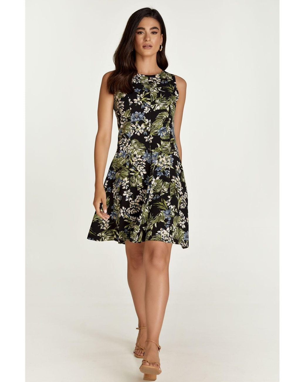 Conquista Green Floral Cloche Dress