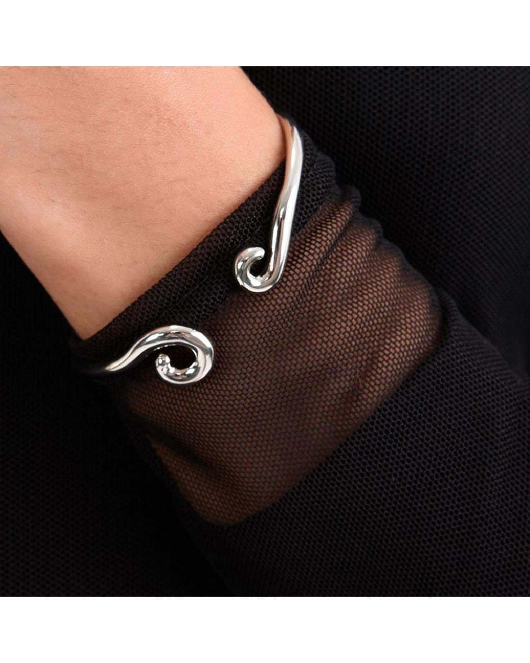 Lucy Quartermaine Metallic Twist Element Bangle